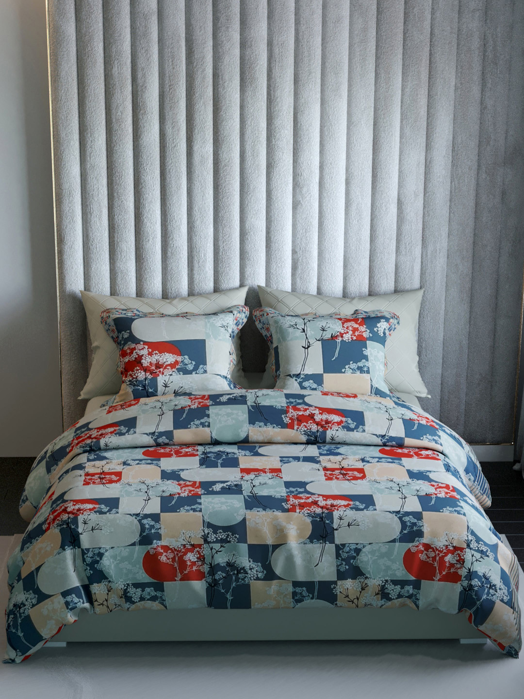 

LABHAM Red & Blue 210 TC King Bedsheet with 2 Pillow Covers