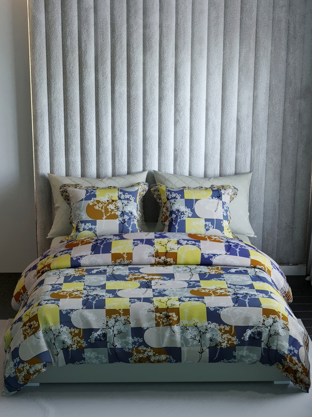 

LABHAM Yellow & Green Floral 210 TC King Bedsheet with 2 Pillow Covers
