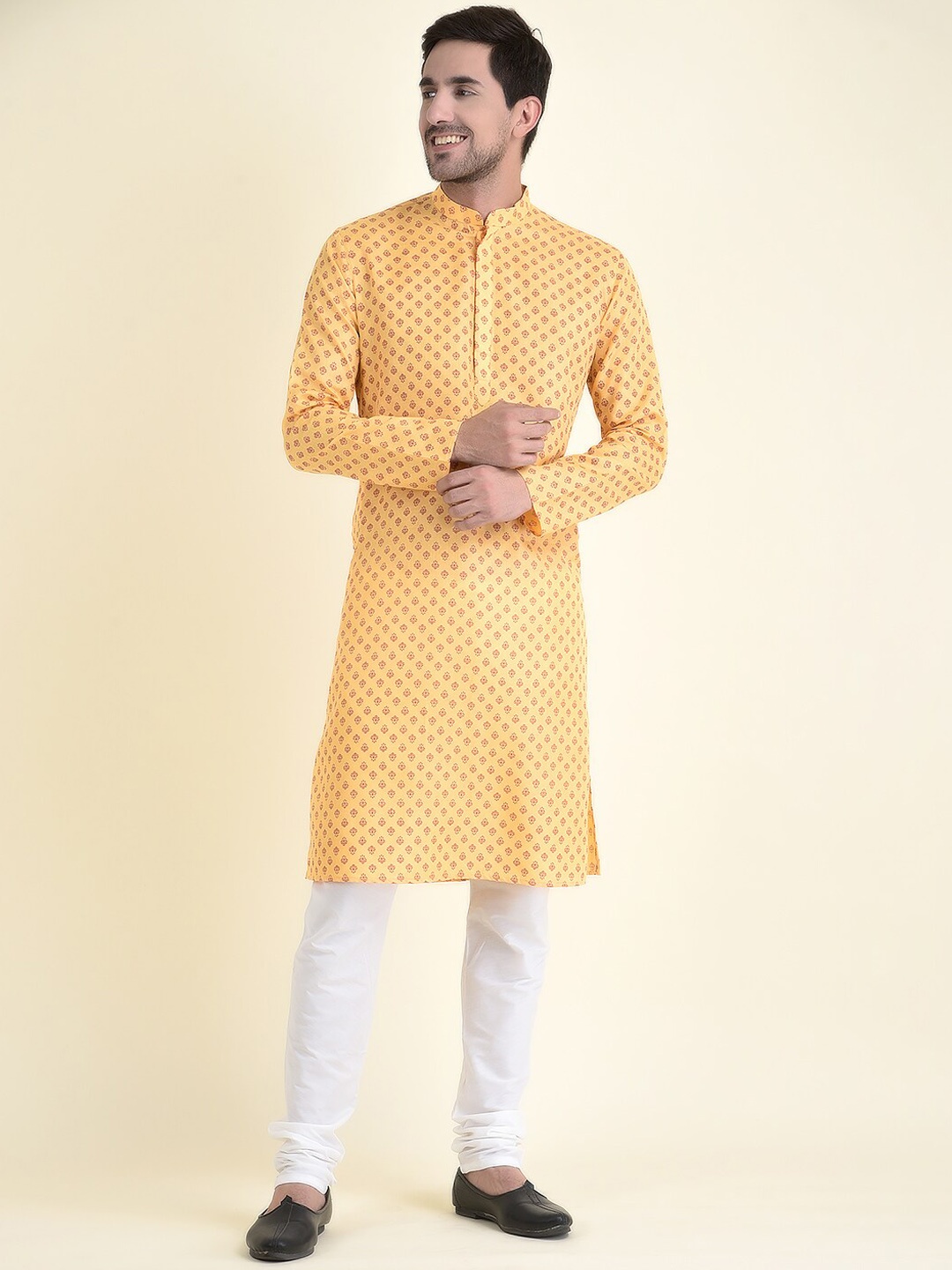 

TABARD Men Yellow Printed Pure Cotton Kurta with Churidar