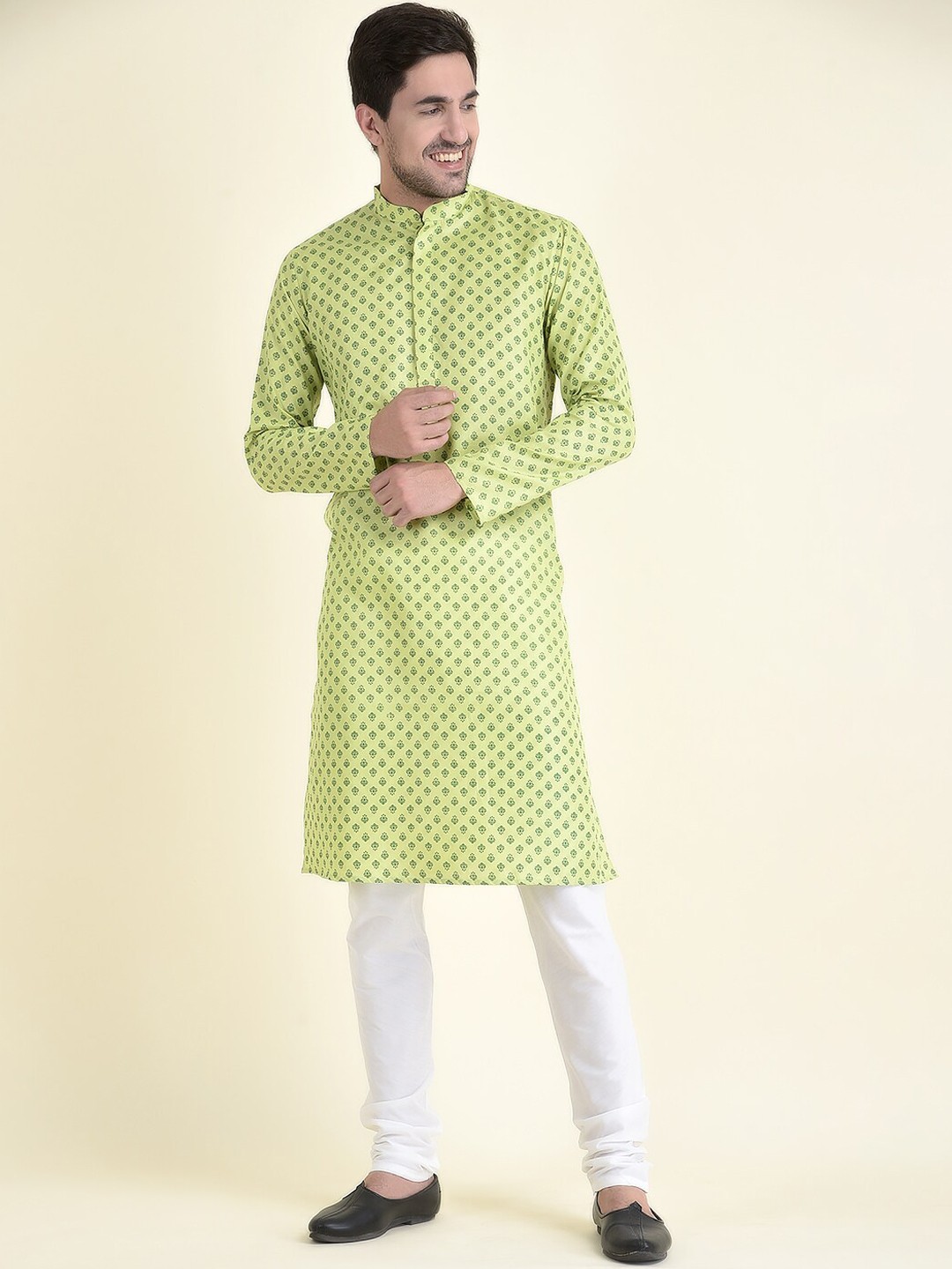 

TABARD Men Green Ethnic Motifs Printed Pure Cotton Kurta with Churidar