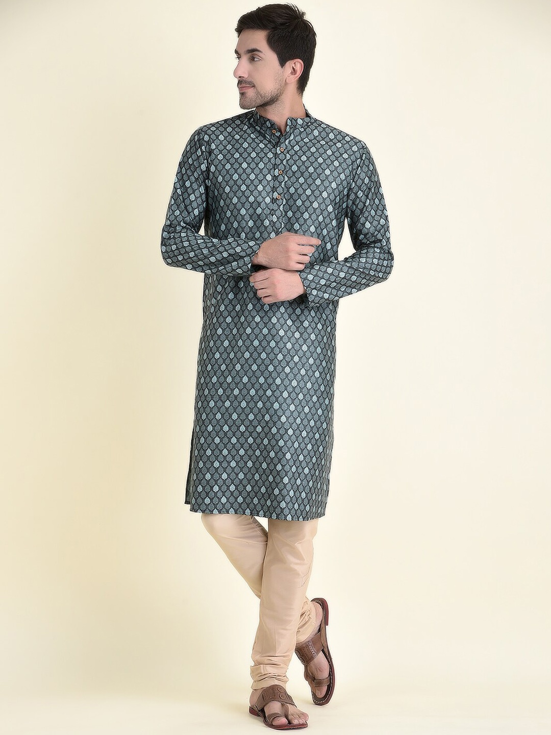 

TABARD Men Blue Ethnic Motifs Pure Cotton Kurta with Churidar