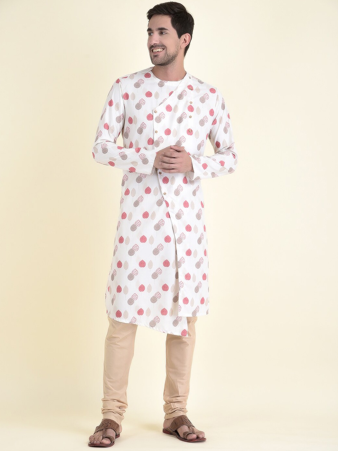 

TABARD Men White Cotton Printed Kurta With Churidar