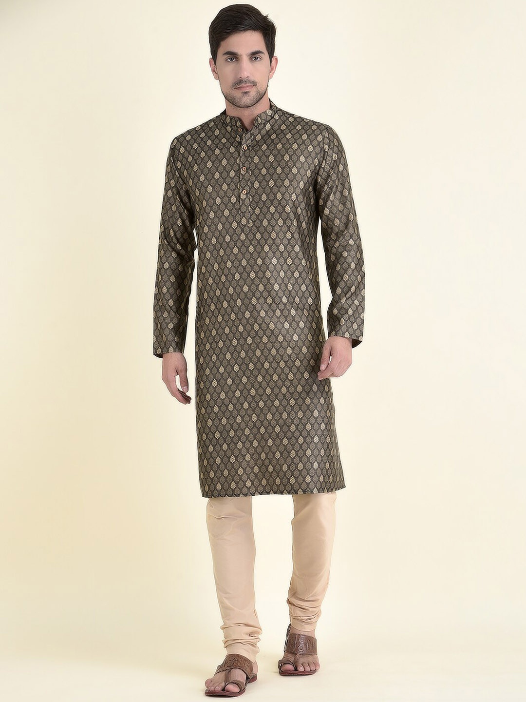 

TABARD Men Brown Printed Cotton Kurta with Pyjamas