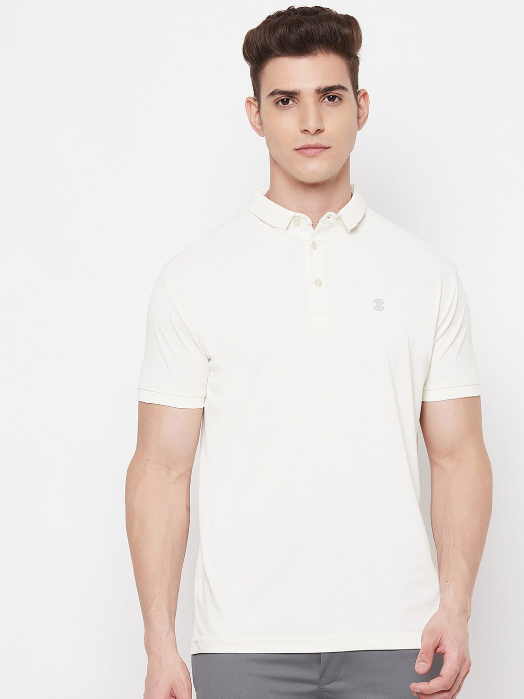 

MOZAFIA Men Off White Polo Collar Slim Fit T-shirt