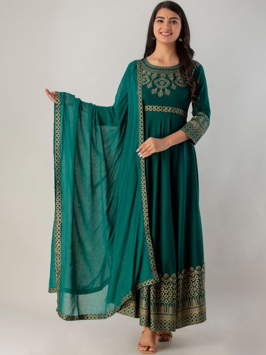 

FABISTA Women Green & Gold-Toned Ethnic Motifs Printed Anarkali Kurta