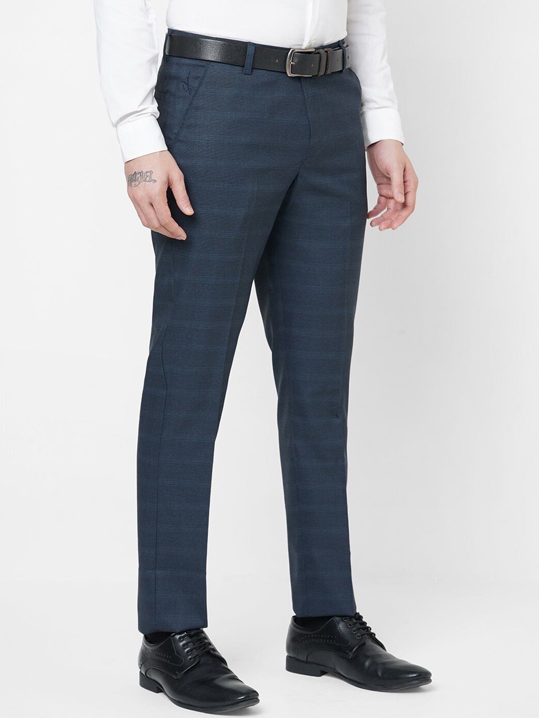 

Solemio Men Blue Tailored Horizontal Stripes Easy Wash Trousers