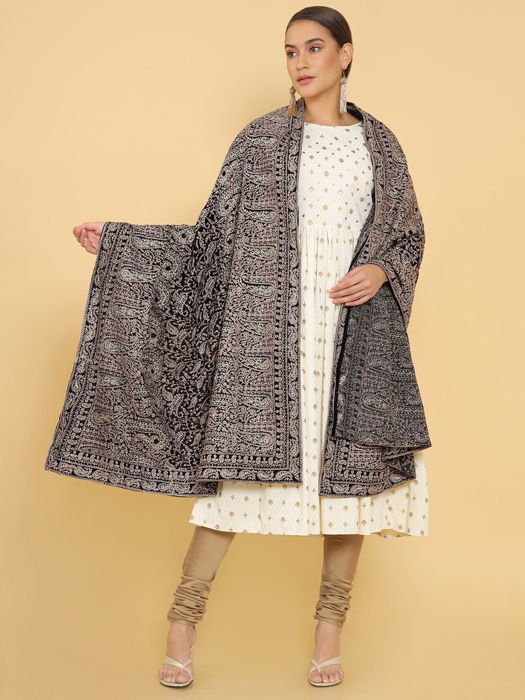 

Soch Black & White Paisley Printed Velvet Dupatta with Thread Work