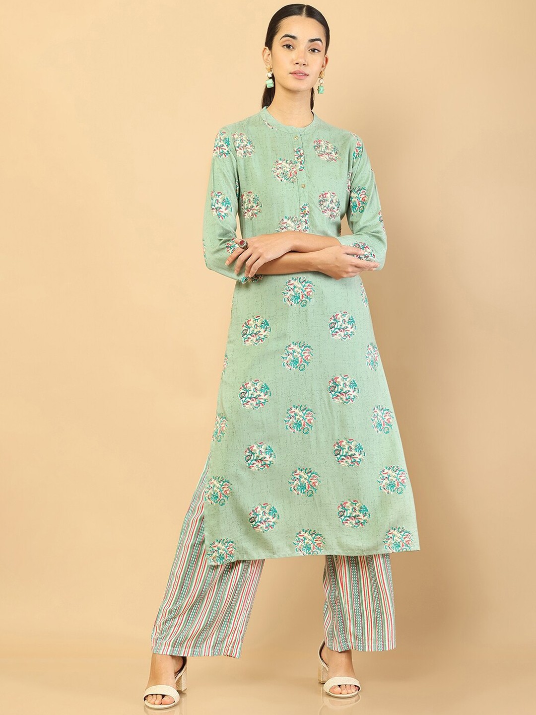 

Soch Women Green Floral Printed Kurta with Trousers