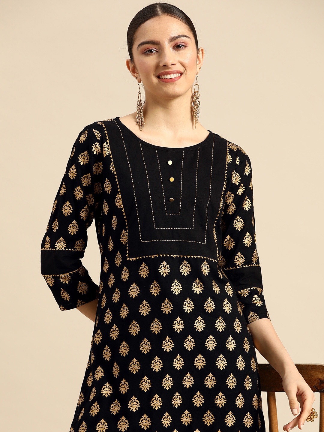 

Sangria Women Black & Gold-Toned Ethnic Motifs Kurta