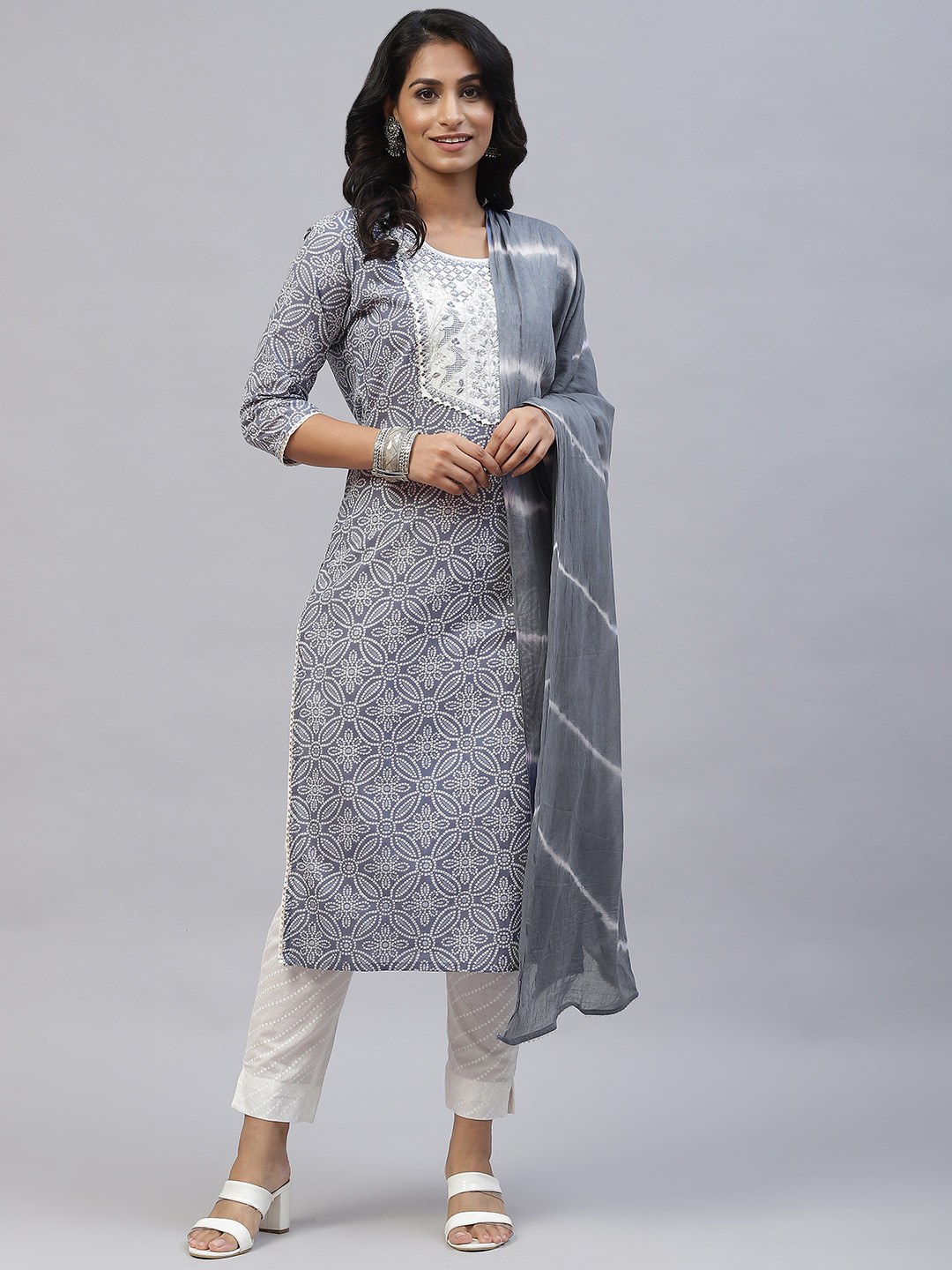 

Readiprint Fashions Women Grey Bandhani Printed Cotton Kurta with Trousers & Dupatta