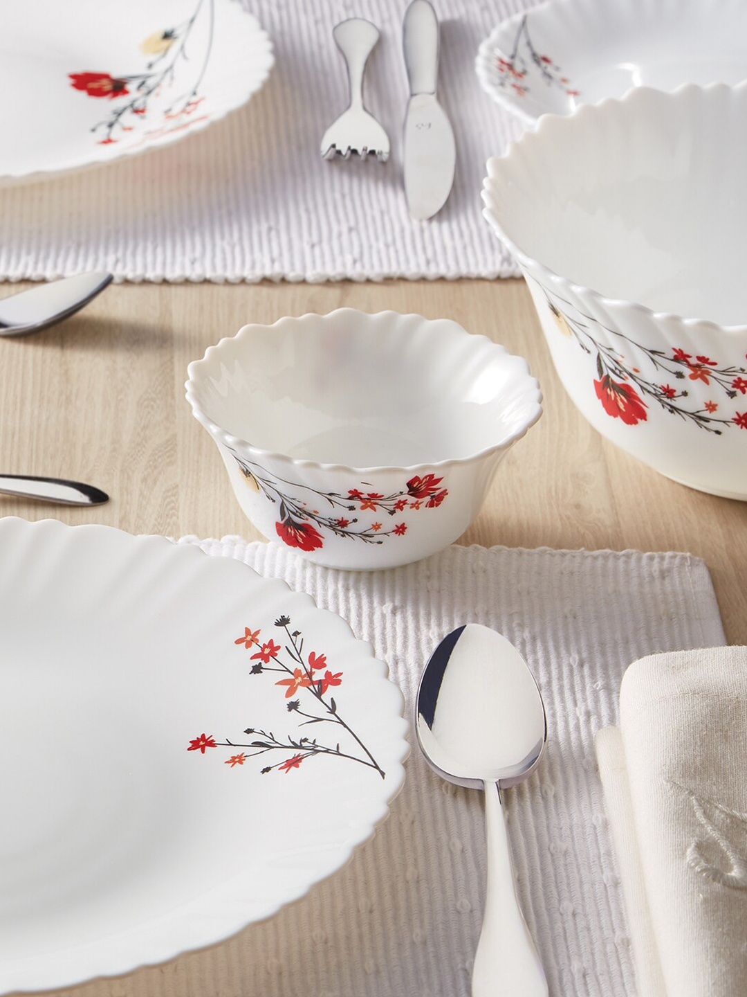 

Larah by BOROSIL White & Red Floral Printed 27 Pieces Opalware Dinner Set