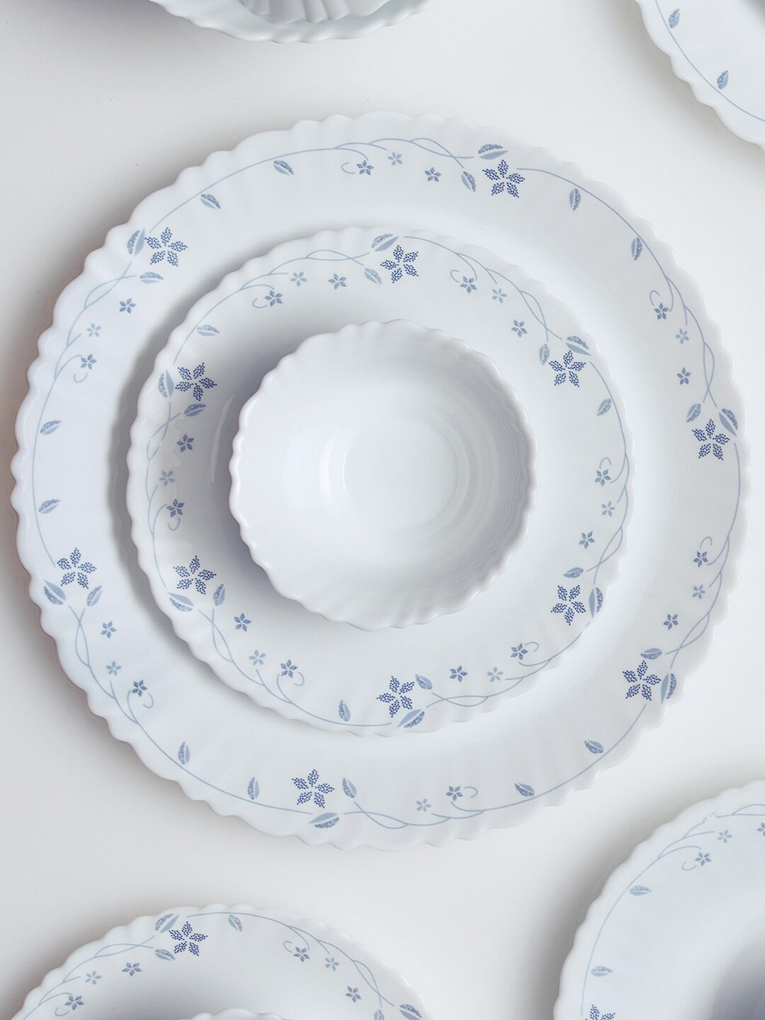 

Larah by BOROSIL White & Blue Pieces Floral Printed Opalware Glossy Dinner Set