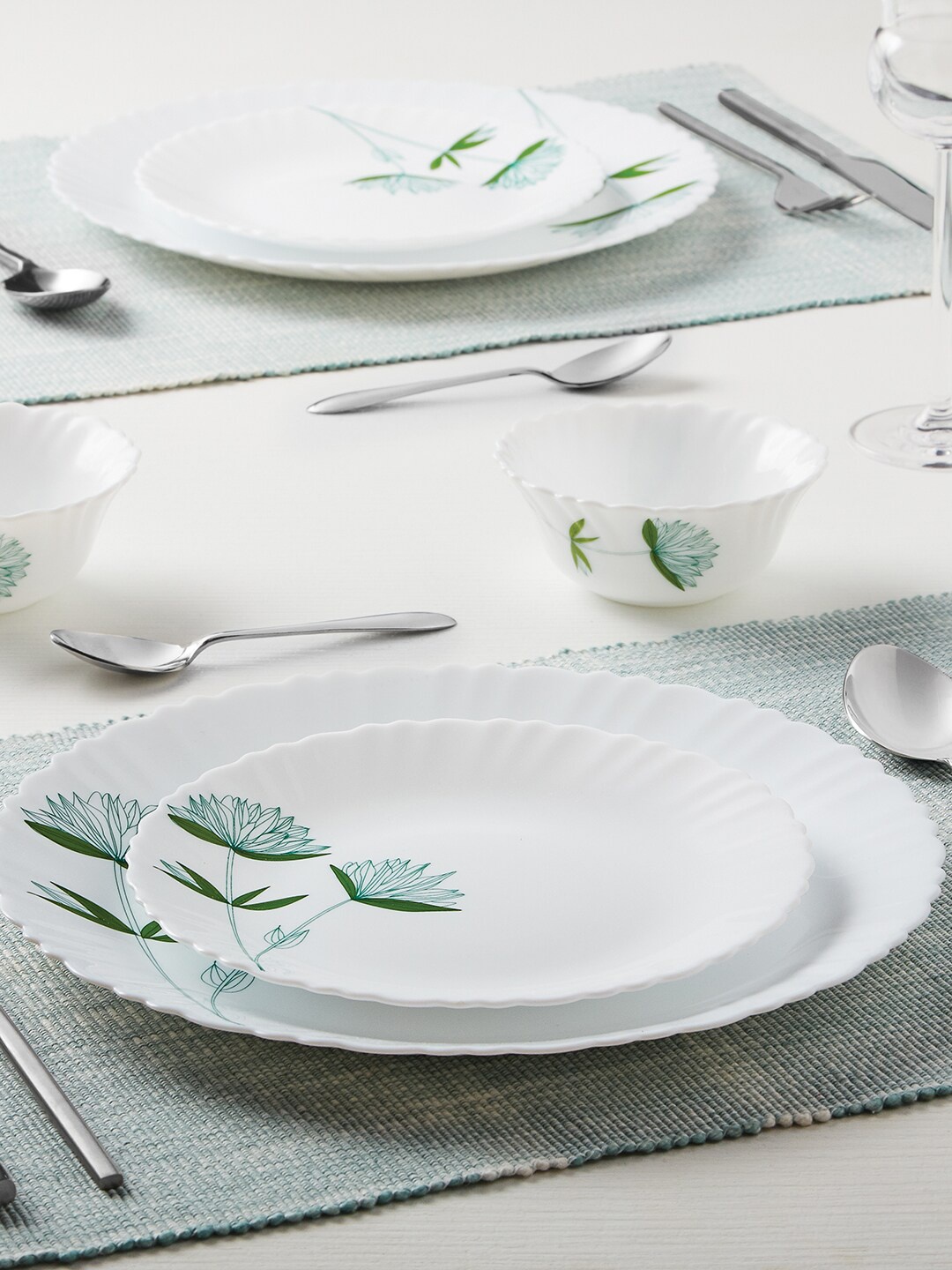 

Larah by BOROSIL White & Green Pieces Floral Printed Opalware Glossy Dinner Set