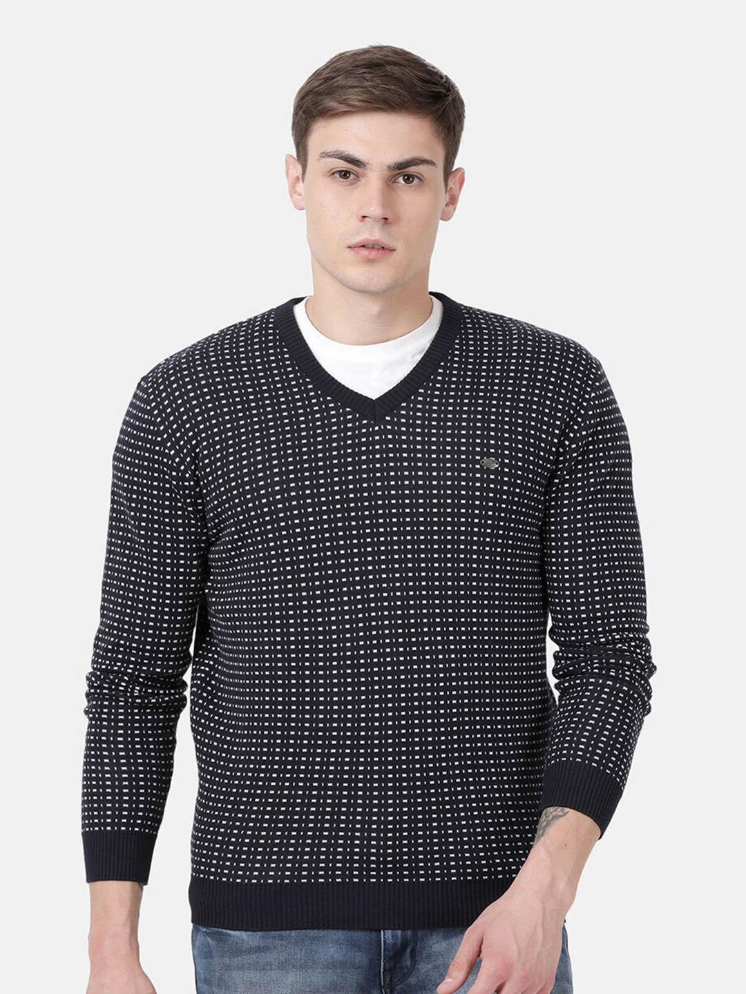 

t-base Men's Navy Blue & White V-Neck Sweater