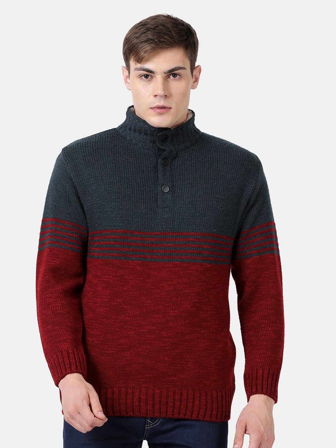 

t-base Men Red & Blue Colourblocked Long sleeve Ribbed Pullover