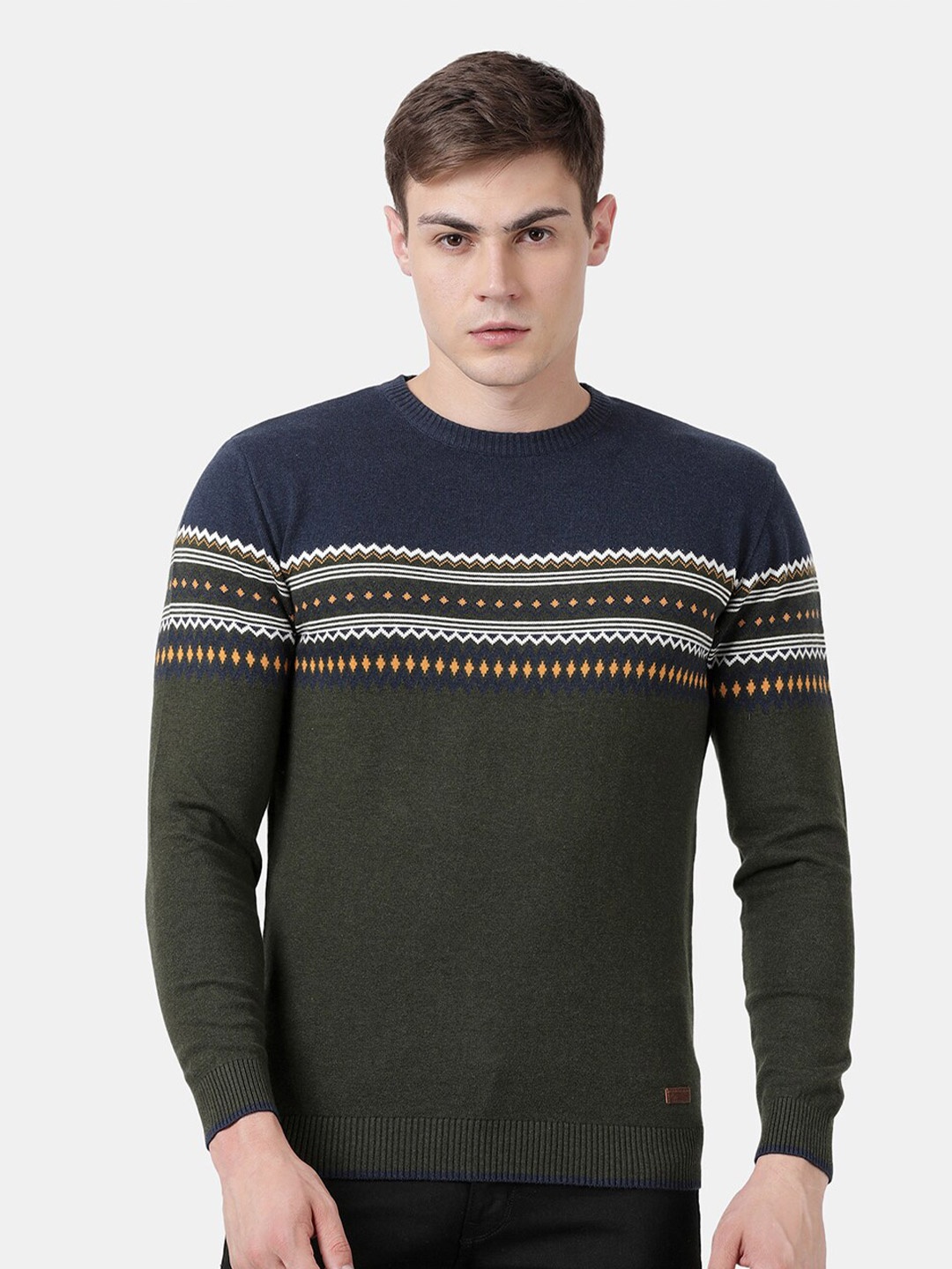 

t-base Men Green & White Self Design Pullover