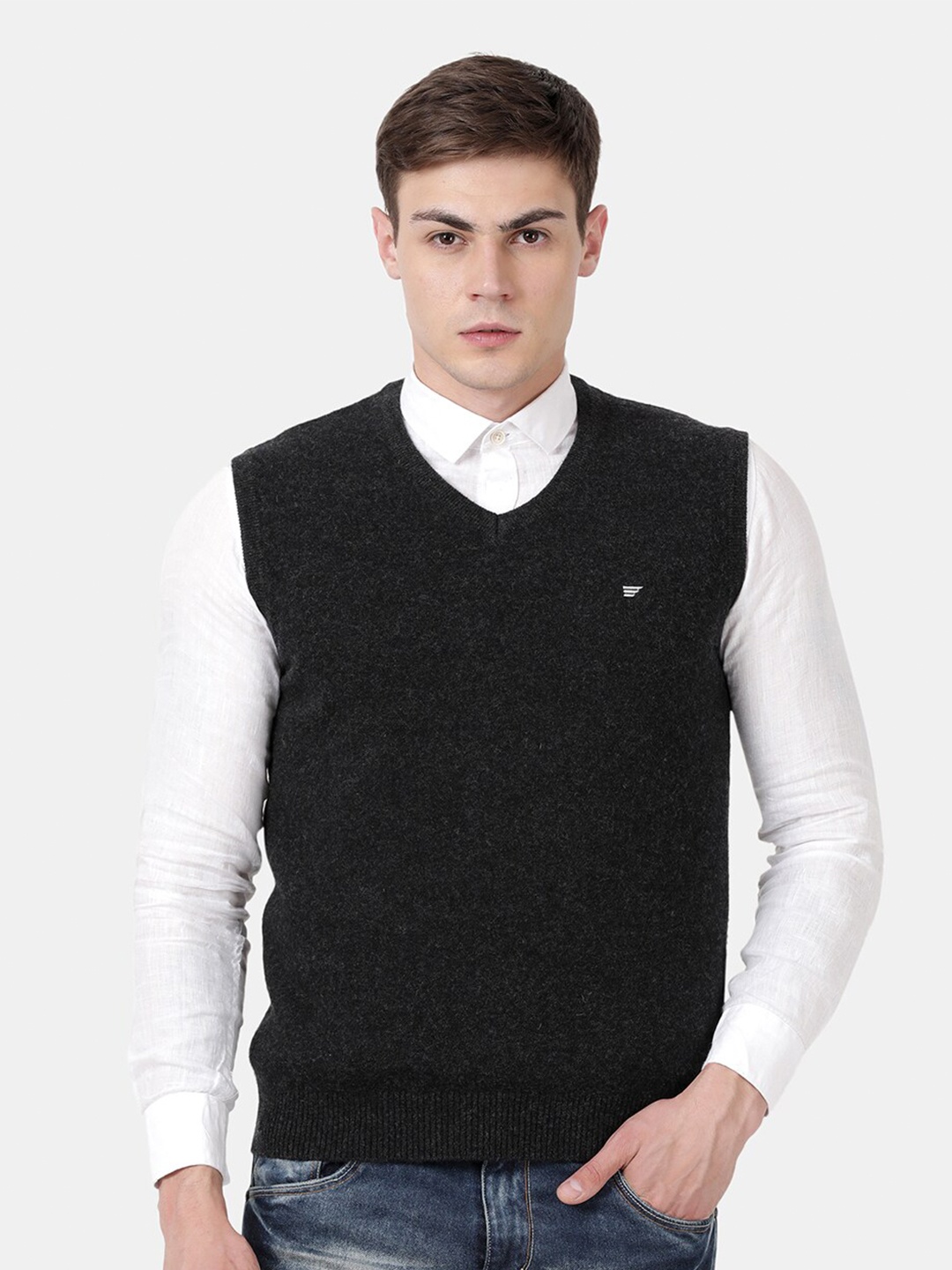 

t-base Men Black Sweater Vest