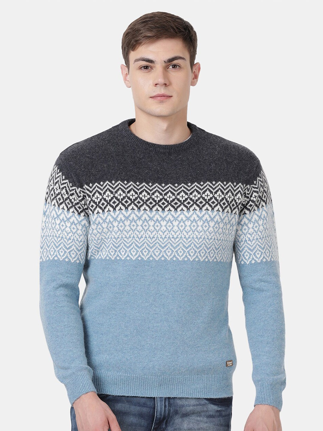 

t-base Men Blue & White Colourblocked Pullover