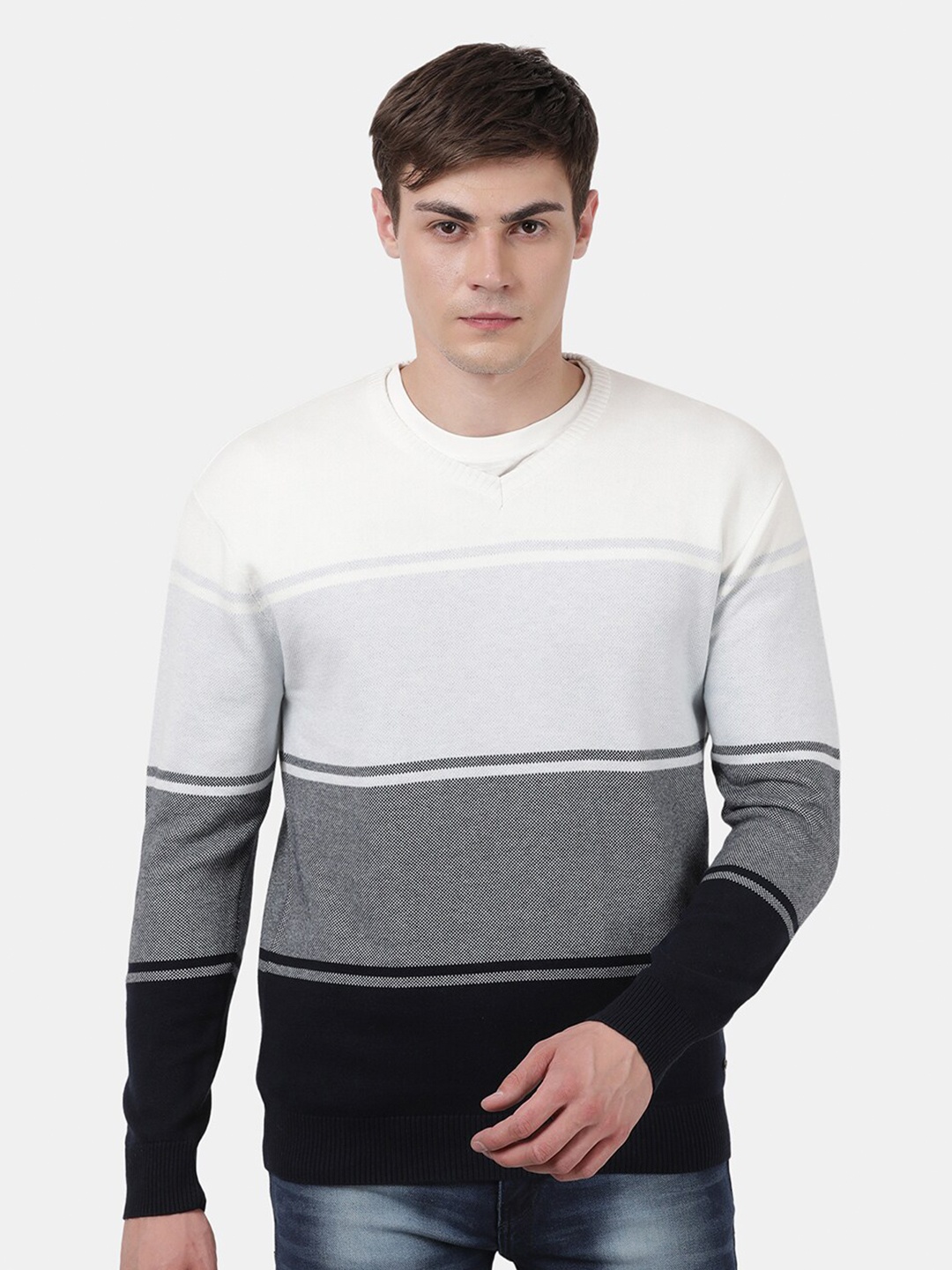 

t-base Men White & Black Colourblocked Pullover
