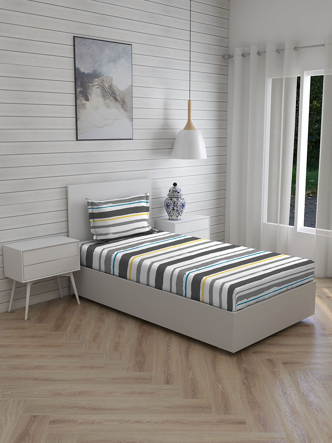 

Layers Unisex Grey Bedsheets