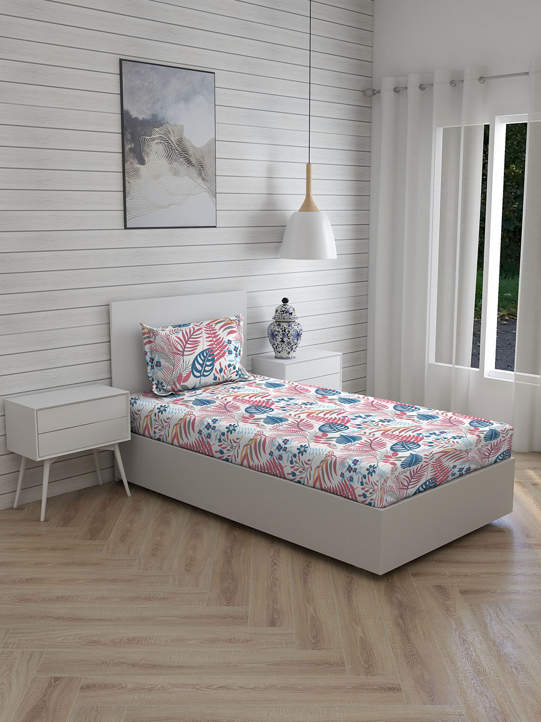 

Layers Unisex Pink Bedsheets