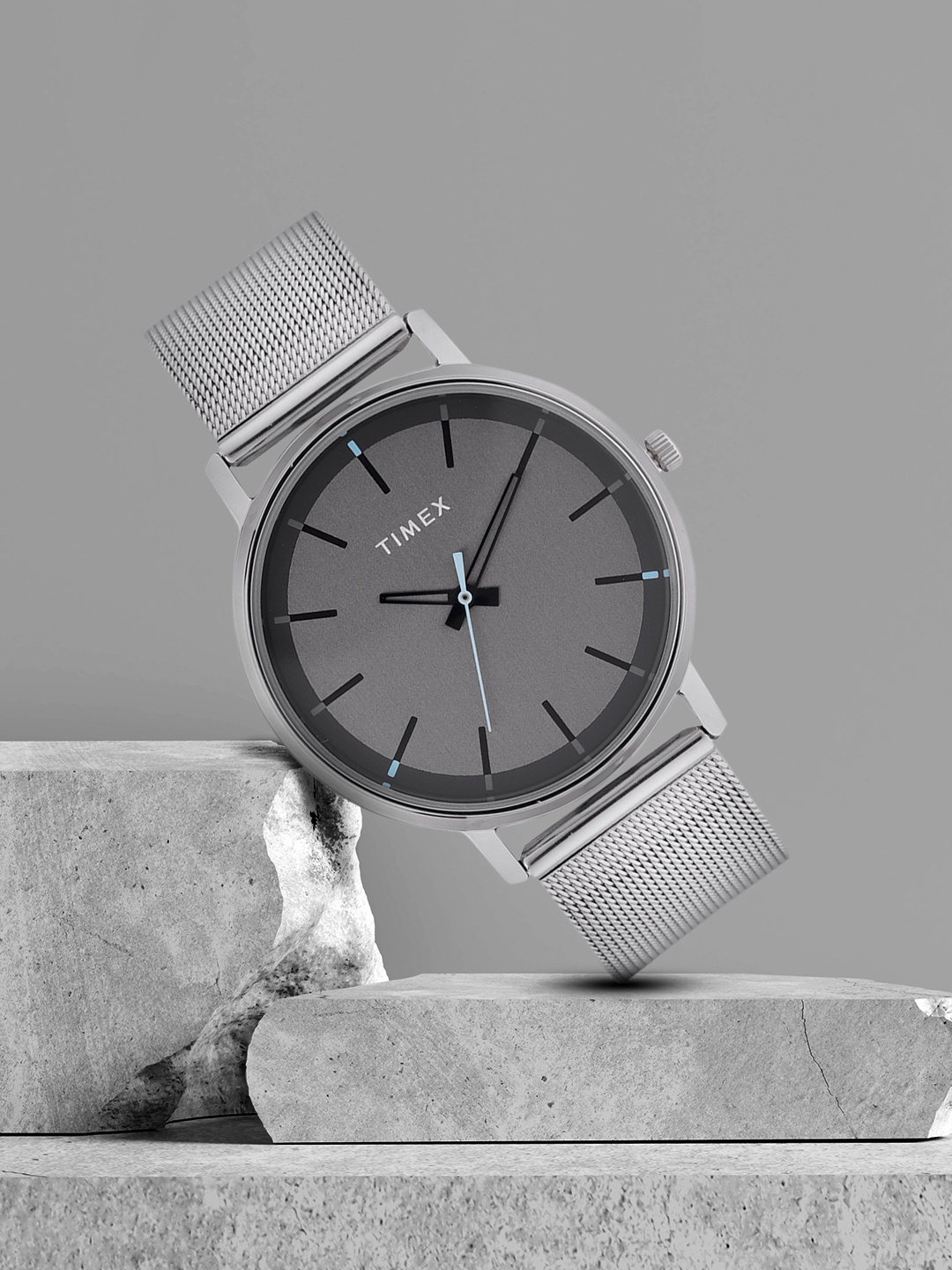 

Timex Men Grey Brass Dial & Silver Toned Bracelet Style Straps Analogue Watch TWTG80SMU11