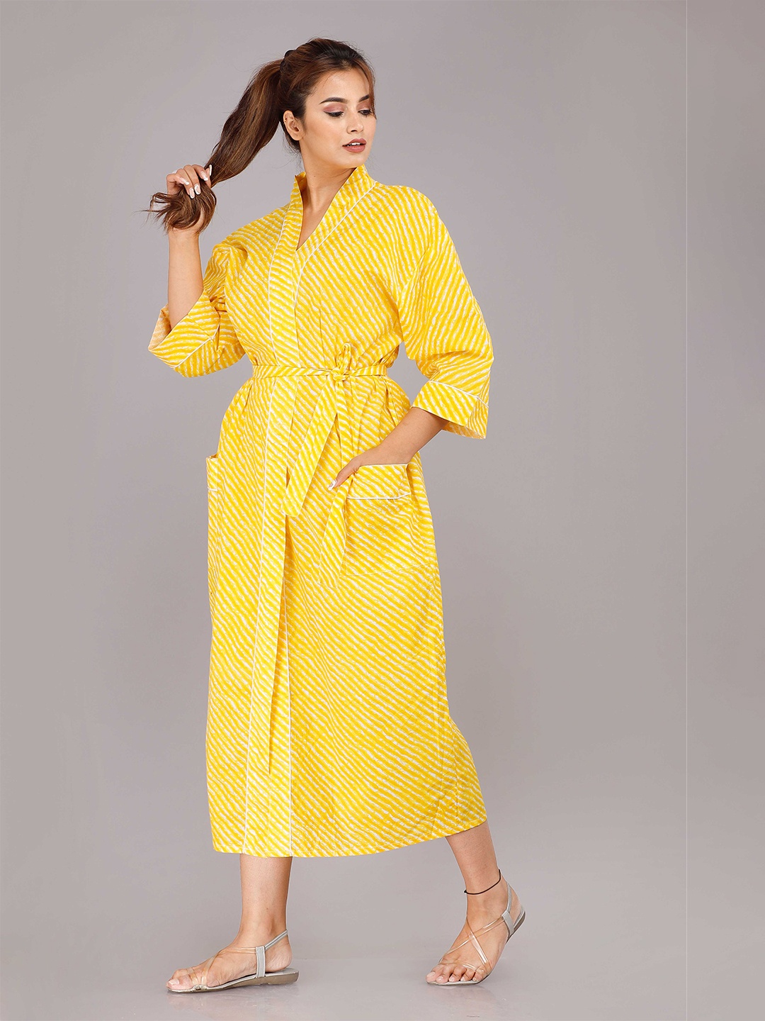 

SHOOLIN Yellow Printed Maxi Nightdress
