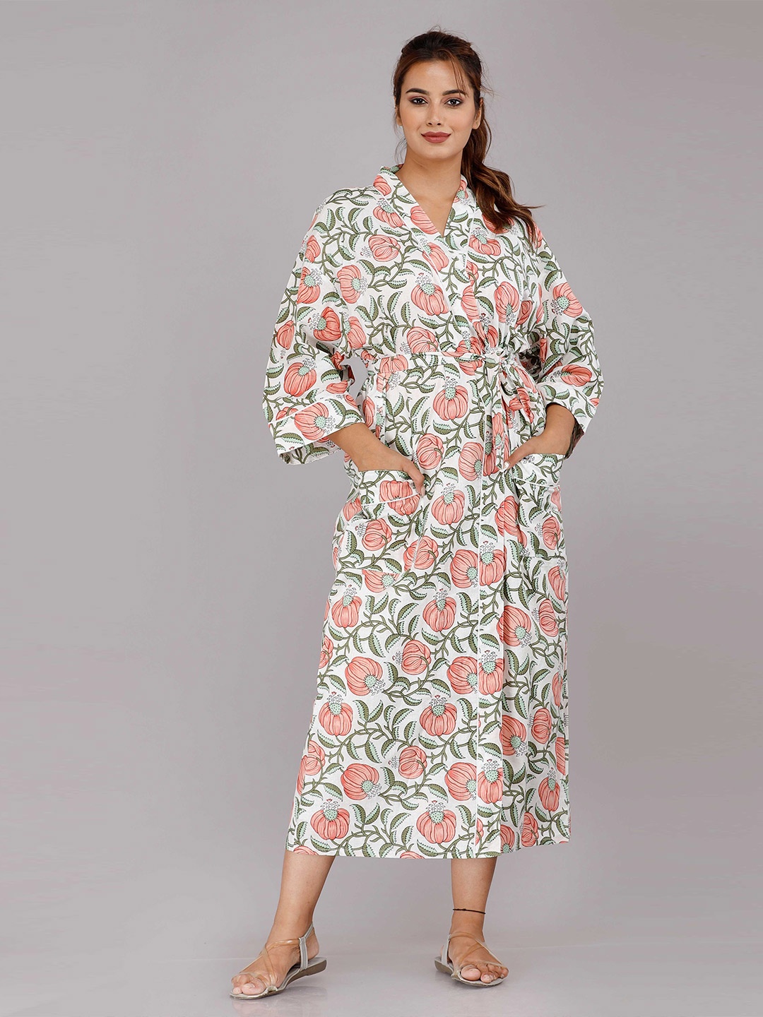 

SHOOLIN White Floral Printed Maxi Nightdress