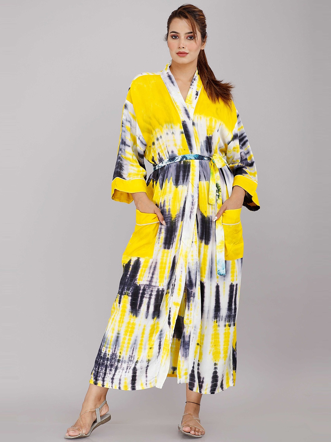 

SHOOLIN Yellow Printed Maxi Nightdress