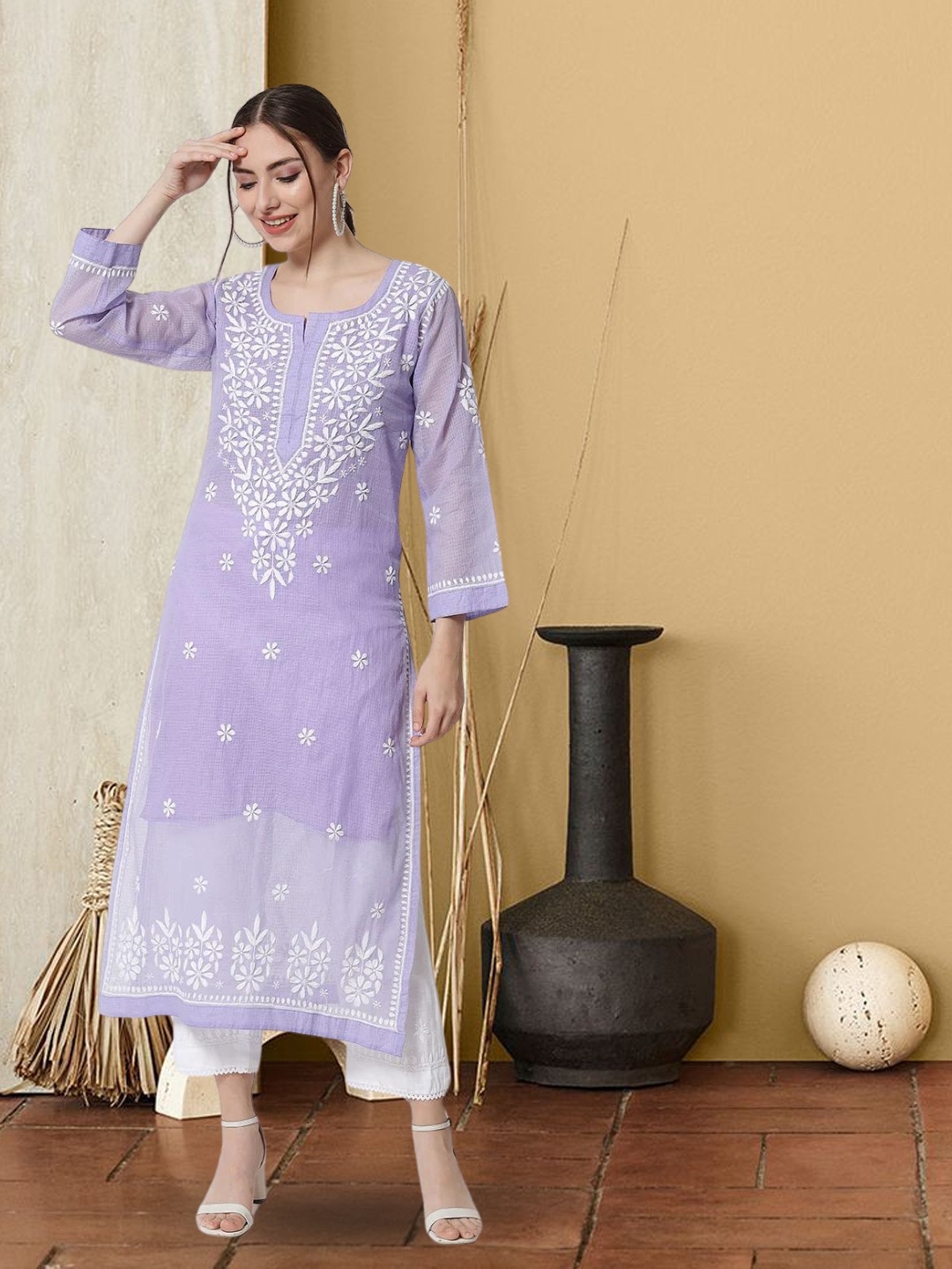 

PARAMOUNT CHIKAN Women Mauve Hand Embroidered Chikankari Kurta
