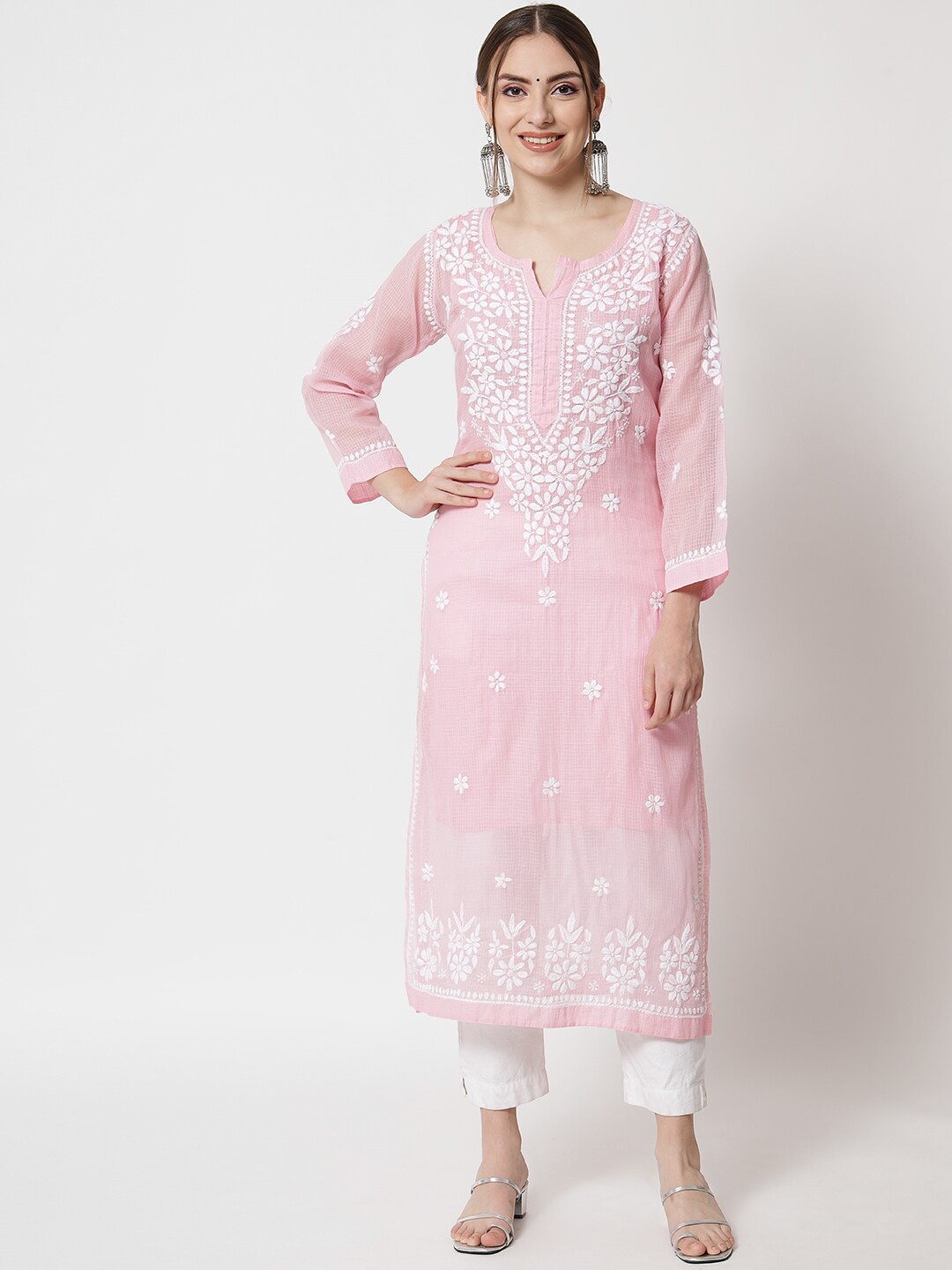 

PARAMOUNT CHIKAN Women Pink Embroidered Chikankari Kurta