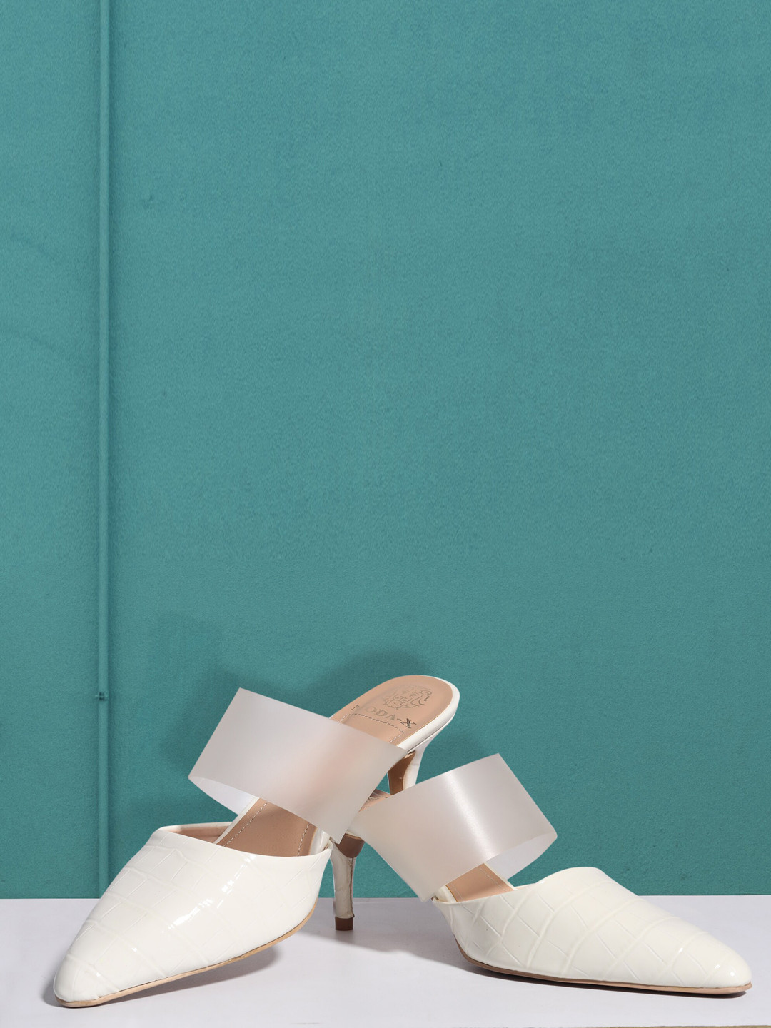 

MODA-X womens White Textured Pumps