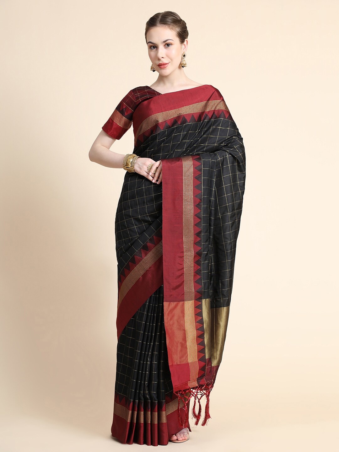 

BAHUJI Women Black & Red Checked Zari Art Silk Banarasi Saree