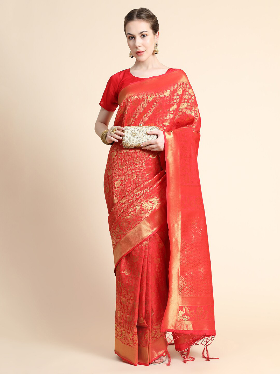 

BAHUJI Women Red & Gold-Toned Floral Zari Art Silk Banarasi Saree