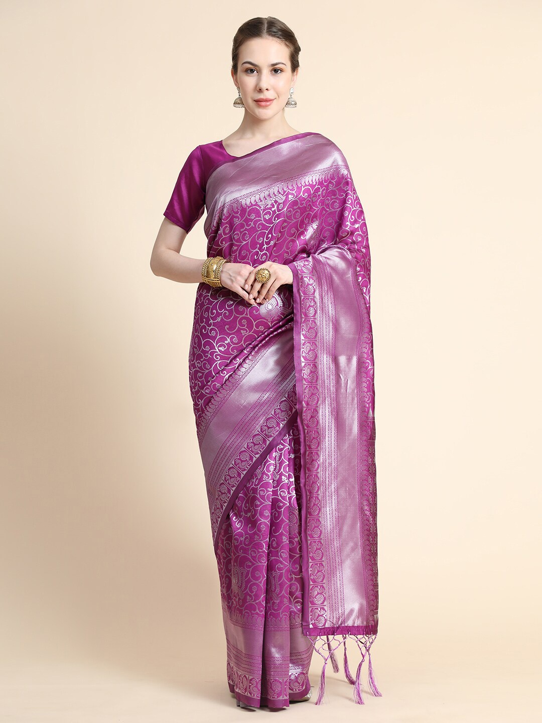 

BAHUJI Purple & Silver-Toned Woven Design Zari Art Silk Banarasi Saree