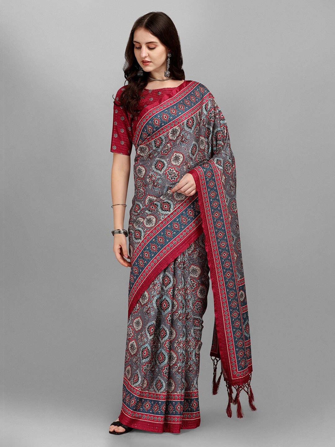 

YOYO Fashion Pink & Grey Ethnic Motifs Silk Blend Saree