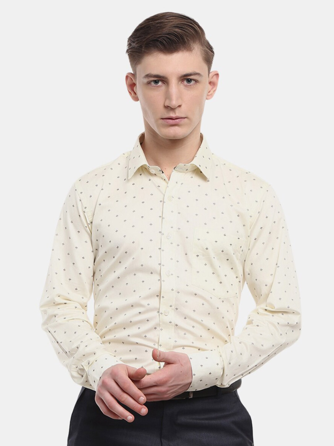 

V-Mart Men White Classic Printed Formal Shirt
