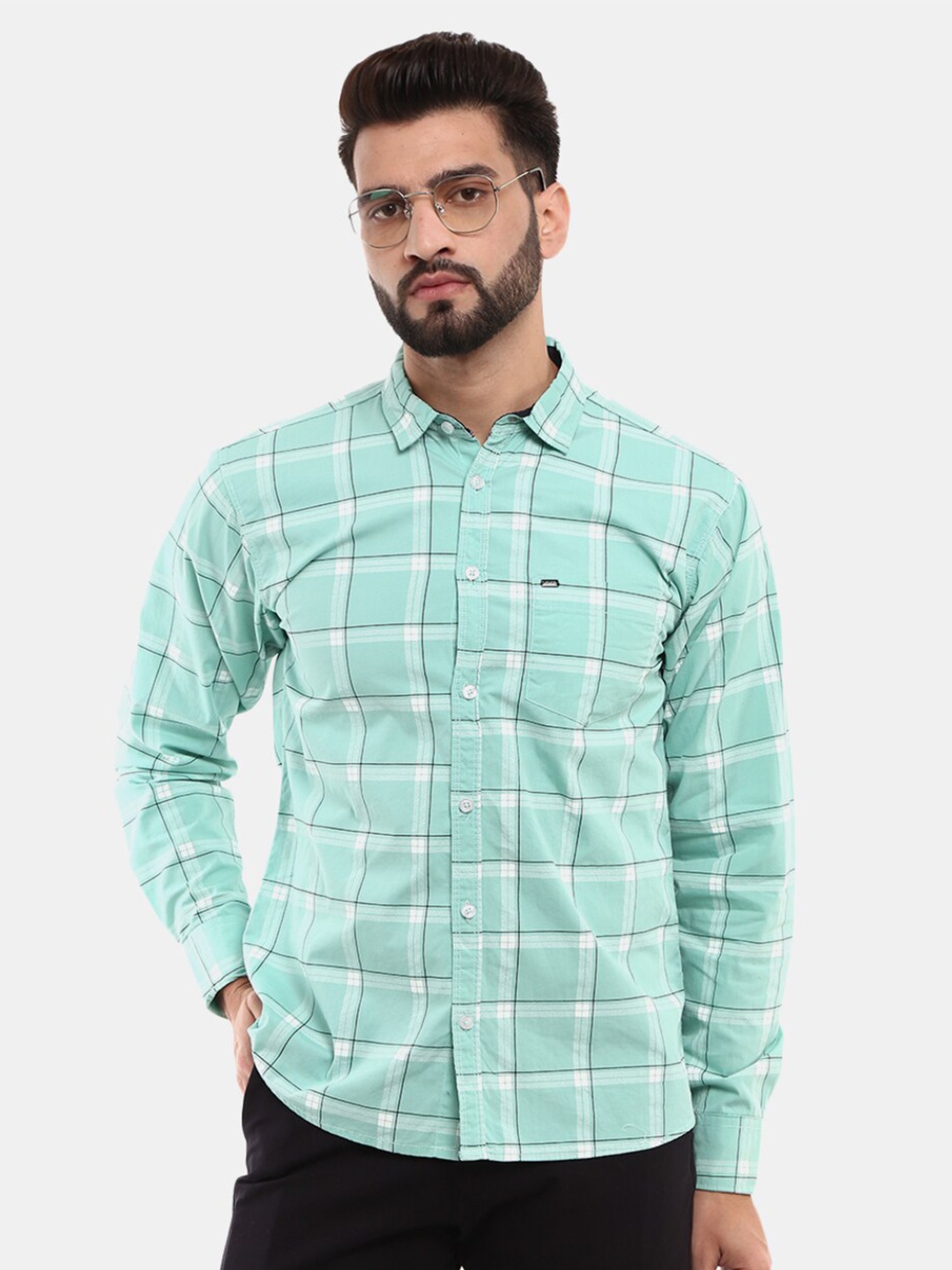 

V-Mart Men Green & White Classic Slim Fit Checked Cotton Casual Shirt