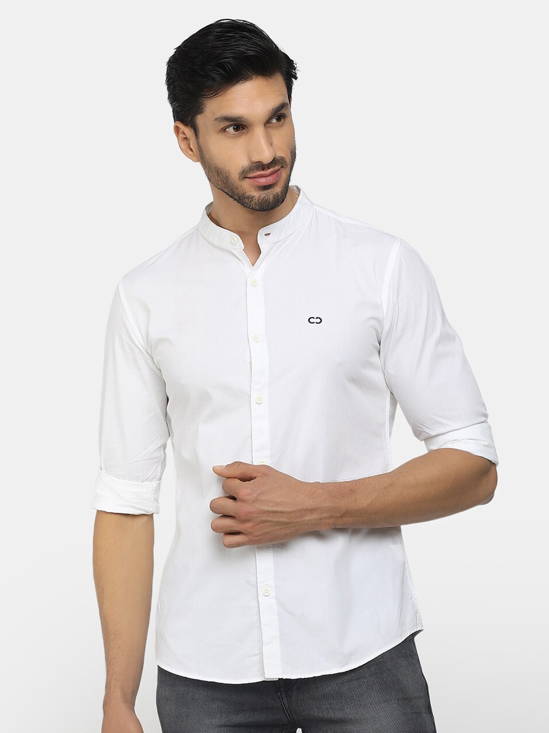 

V-Mart Men White Classic Slim Fit Casual Shirt