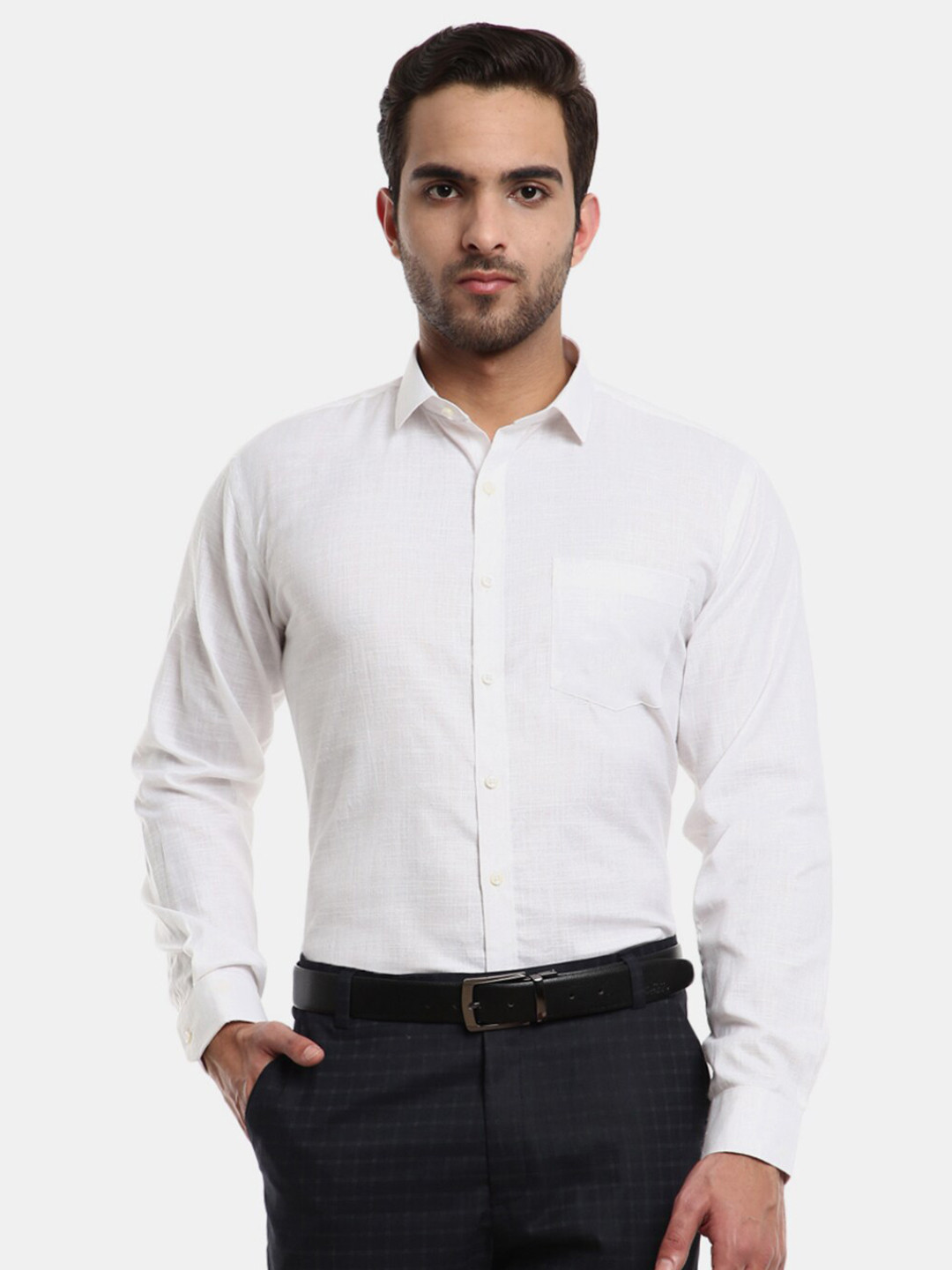 

V-Mart Men White Classic Formal Shirt