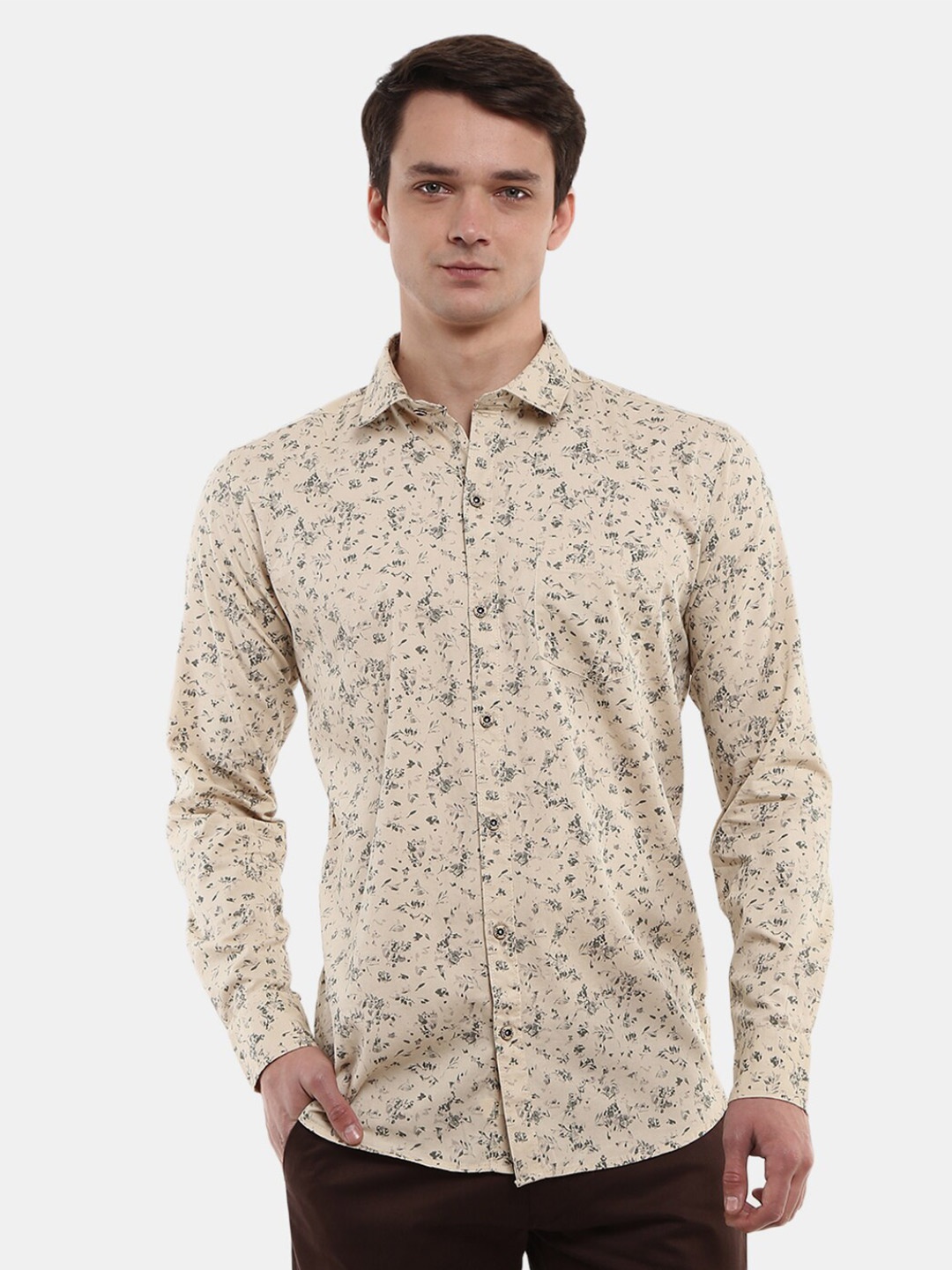 

V-Mart Men Beige Classic Floral Printed Casual Shirt