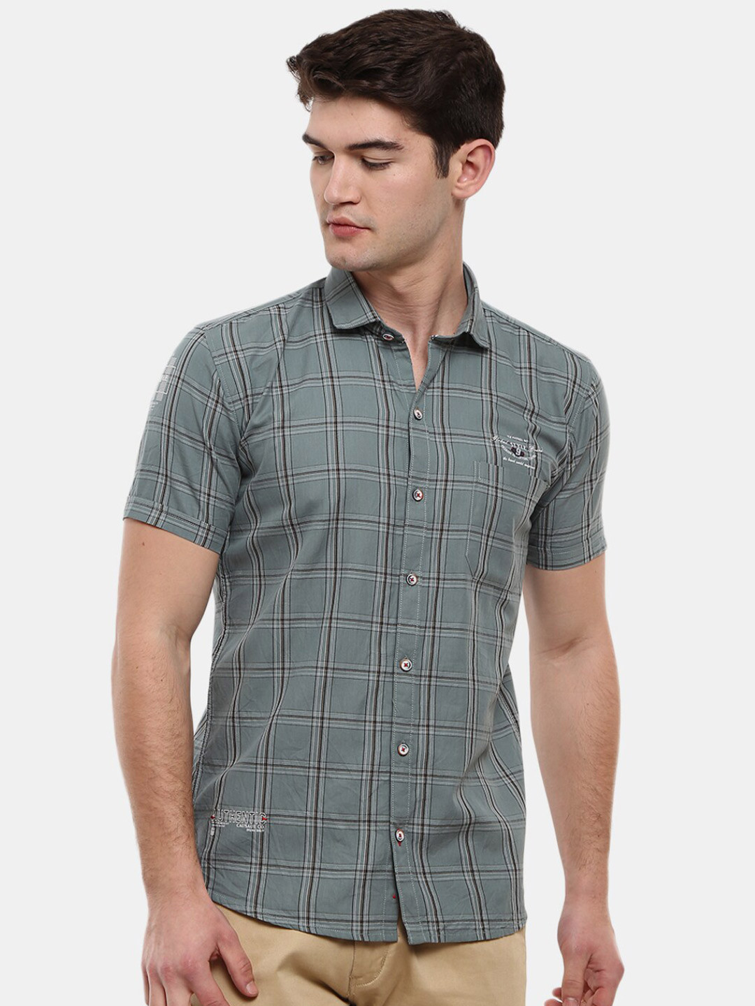 

V-Mart Men Green Classic Slim Fit Checked Casual Shirt