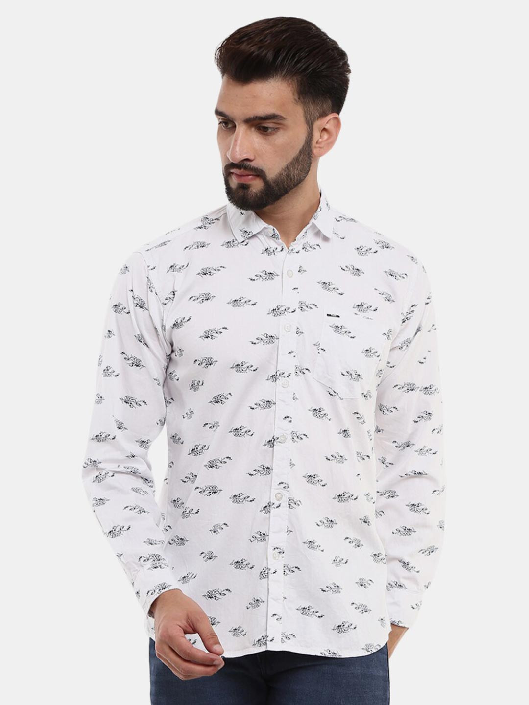 

V-Mart Men White Classic Printed Casual Shirt