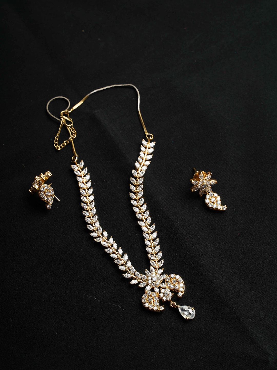 

NASTEE Gold-Plated White AD Studded & Beaded Jewellery Set