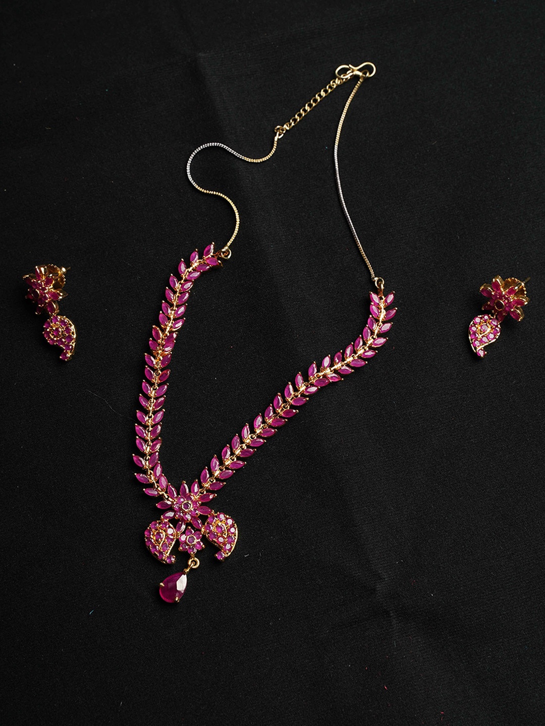 

NASTEE Gold-Plated Gold-Toned Red AD Stone Studded Jewellery Set