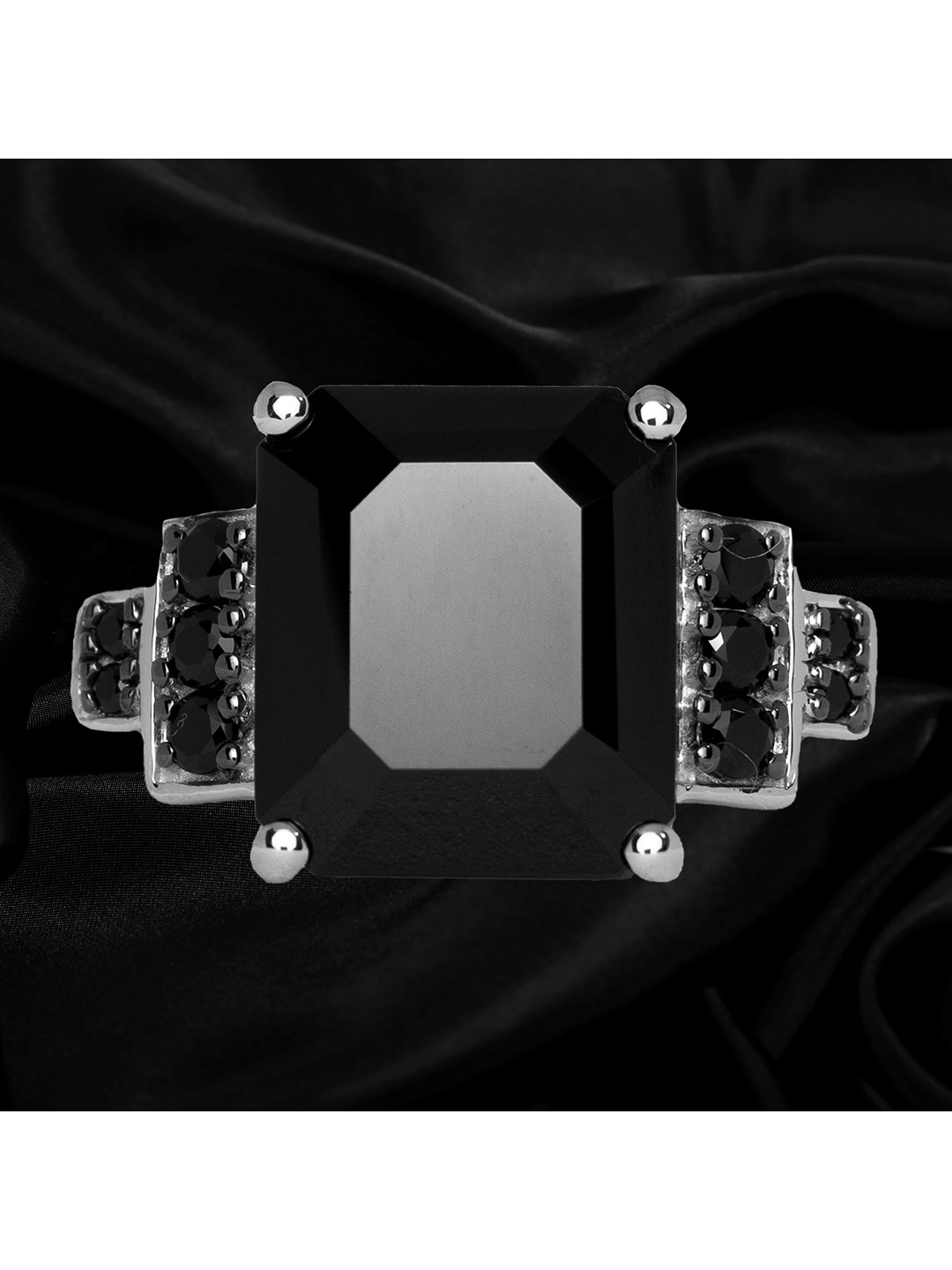 

HIFLYER JEWELS Rhodium-Plated Black Spinel Studded Ring