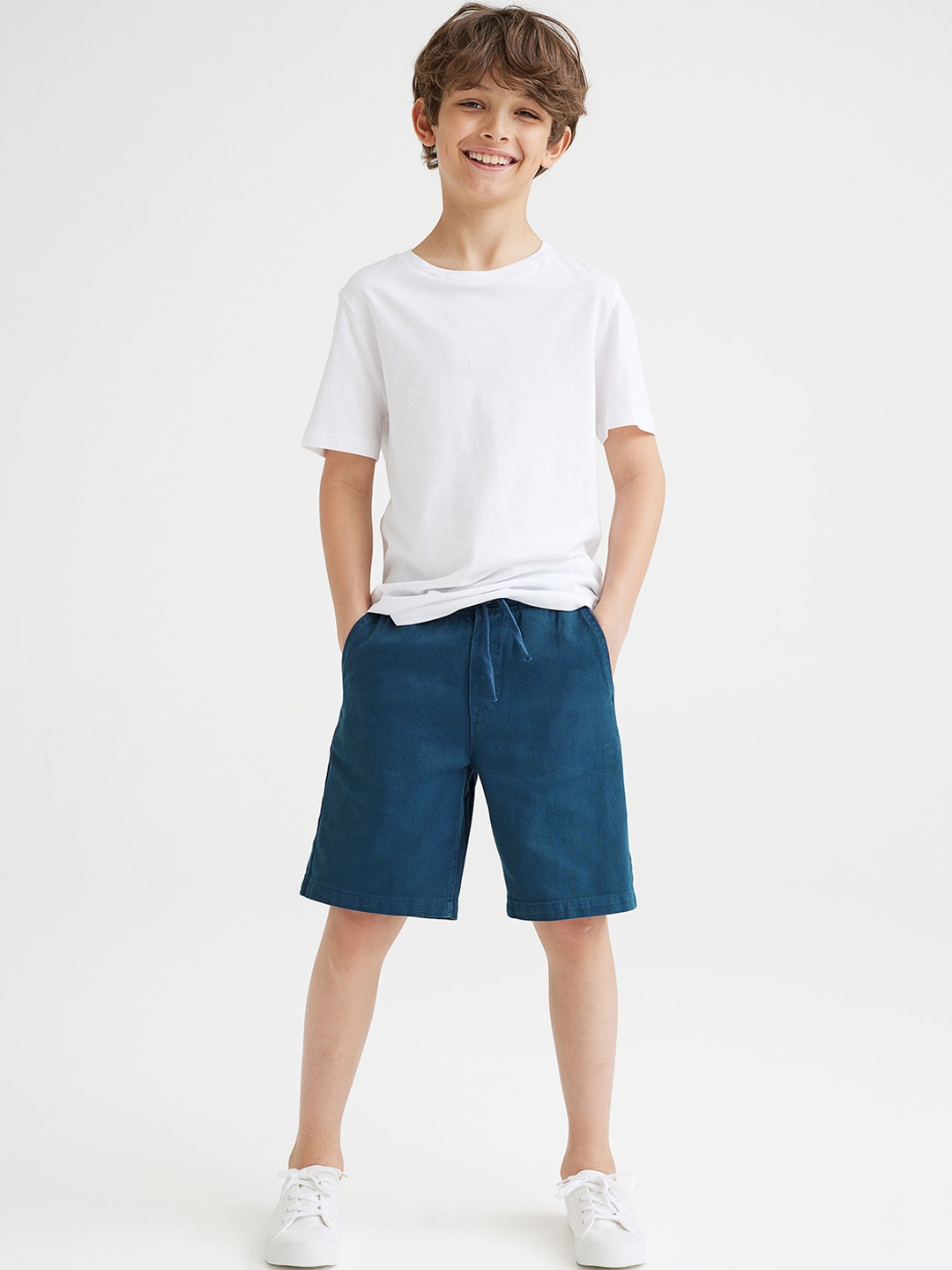 

H&M Boys Blue Solid Cotton Twill Shorts