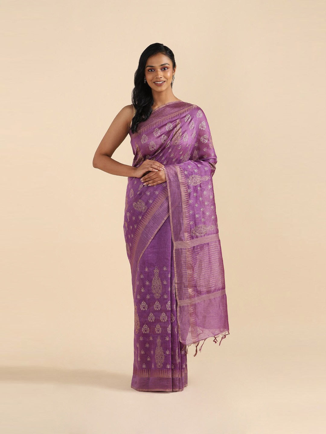 

Taneira Purple & Gold-Toned Floral Embroidered Linen Blend Saree