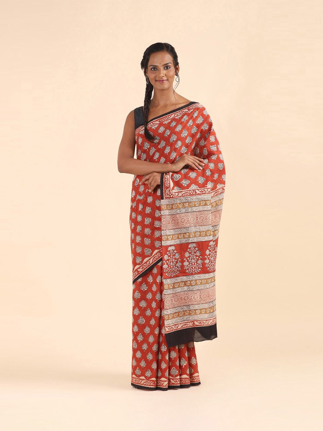 

Taneira Red & White Floral Pure Cotton Saree