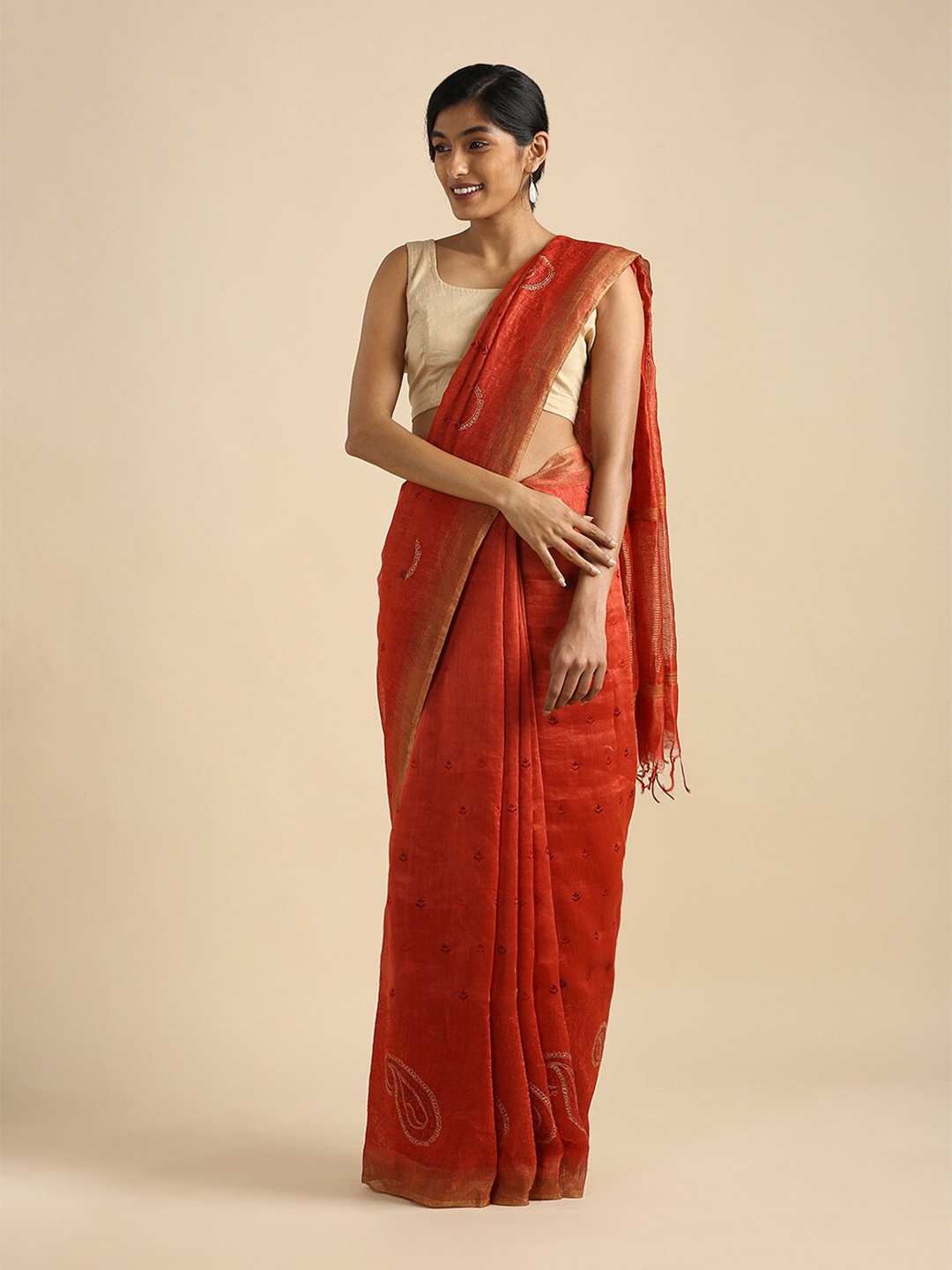

Taneira Red & Gold-Toned Woven Design Zari Linen Blend Saree